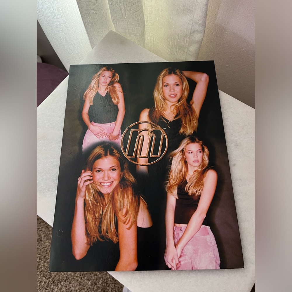 Y2K - Mandy Moore Folder